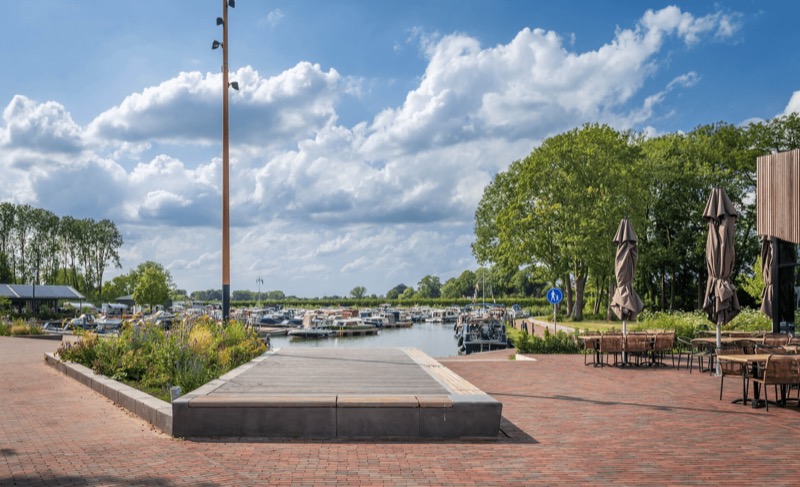 Terras aan de haven van Geldermalsen